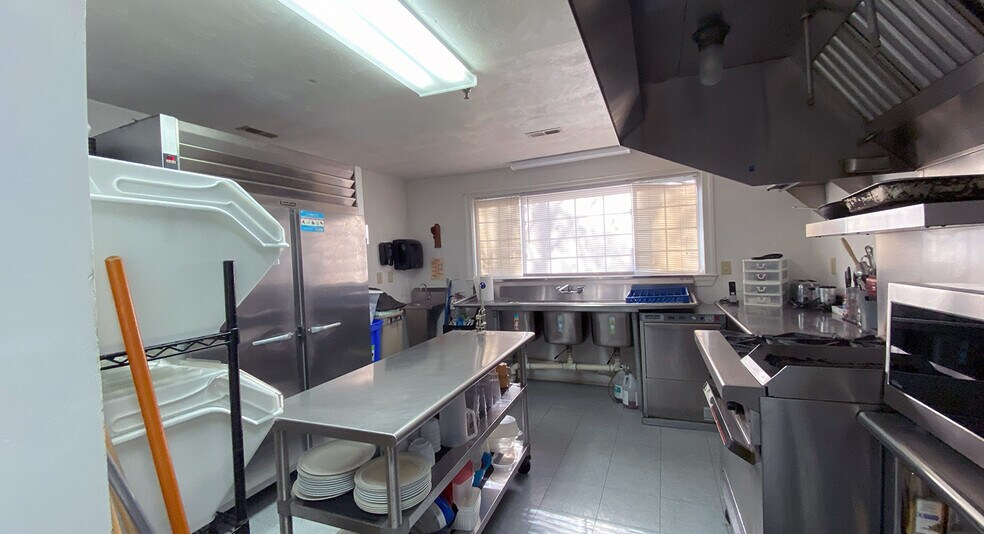 More Photos Of 3720 Deep Creek Blvd, Portsmouth Assisted Living For Lease