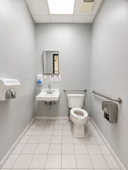 More Photos Of 8710 5th Ave, Brooklyn Medical For Lease