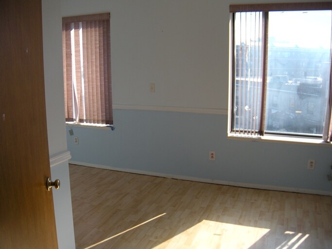 More Photos Of 16-20 Park Ave, Rutherford Office For Lease