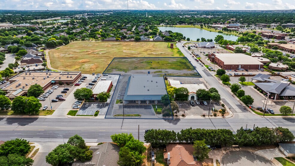 More Photos Of 7705 Quaker Ave, Lubbock Freestanding For Sale