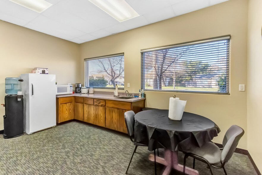 More Photos Of 1190-1200 Lander Ave, Turlock Warehouse For Lease