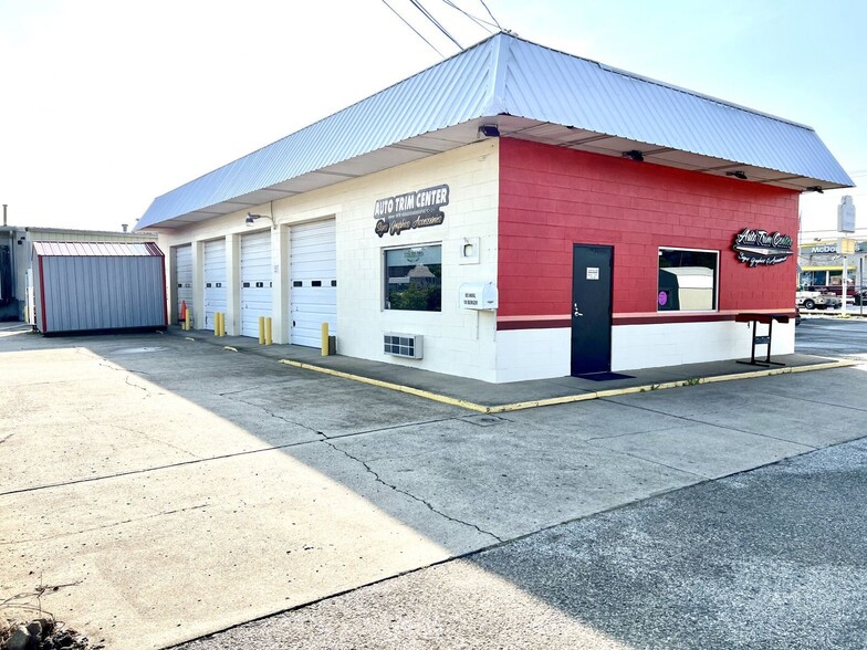 Primary Photo Of 18 Berger Ave, Gallipolis Auto Repair For Sale