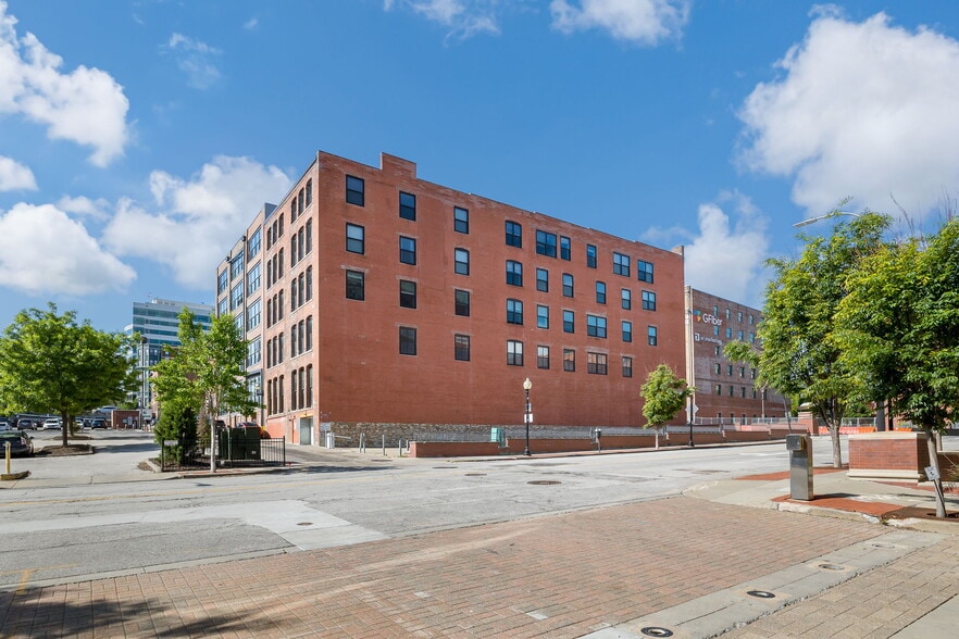 More Photos Of 905 Broadway Blvd, Kansas City Apartments For Sale