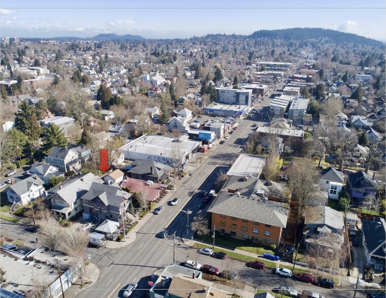 More Photos Of 3257 SE Hawthorne Blvd, Portland Restaurant For Sale