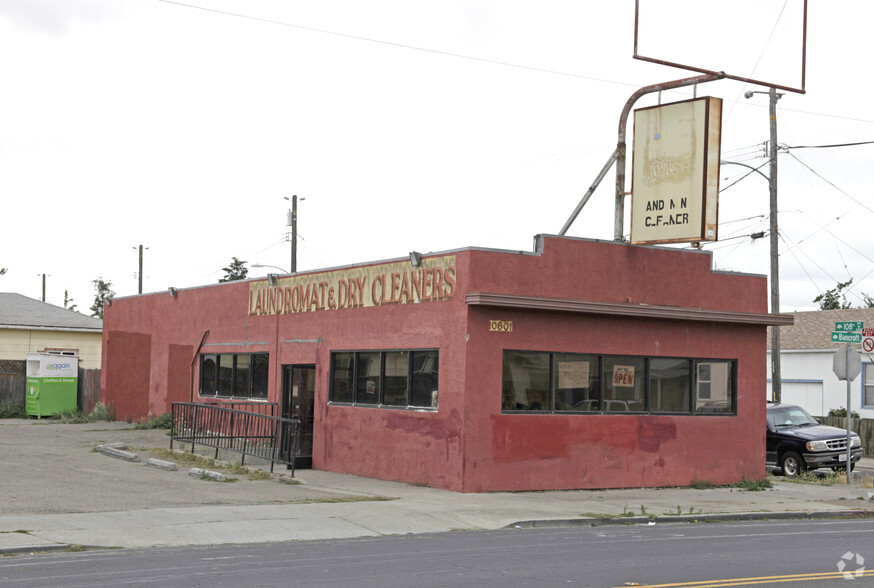 Primary Photo Of 10801 Bancroft Ave, Oakland Freestanding For Sale