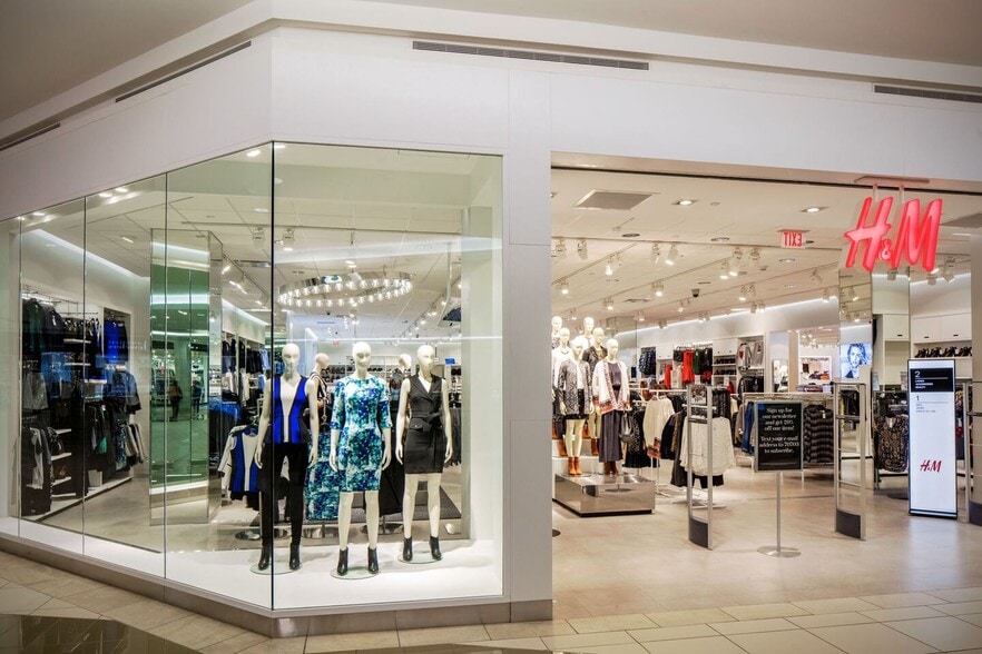 More Photos Of 8501 W Bowles Ave, Littleton Unknown For Lease