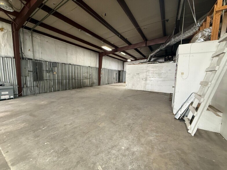 More Photos Of 7700 Melrose Ln, Oklahoma City Unknown For Lease