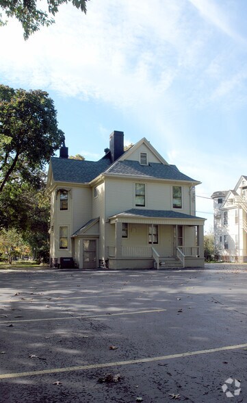 More Photos Of 697 W Market St, Akron Office For Sale