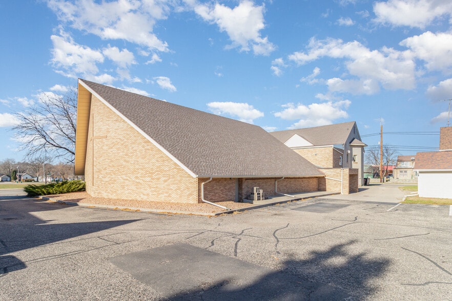 More Photos Of 405 Broadway Ave S, Cokato Religious Facility For Sale