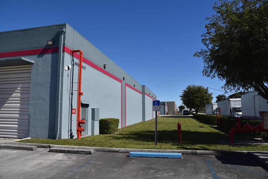 More Photos Of 8505-8659 NW 68th St, Miami Warehouse For Lease