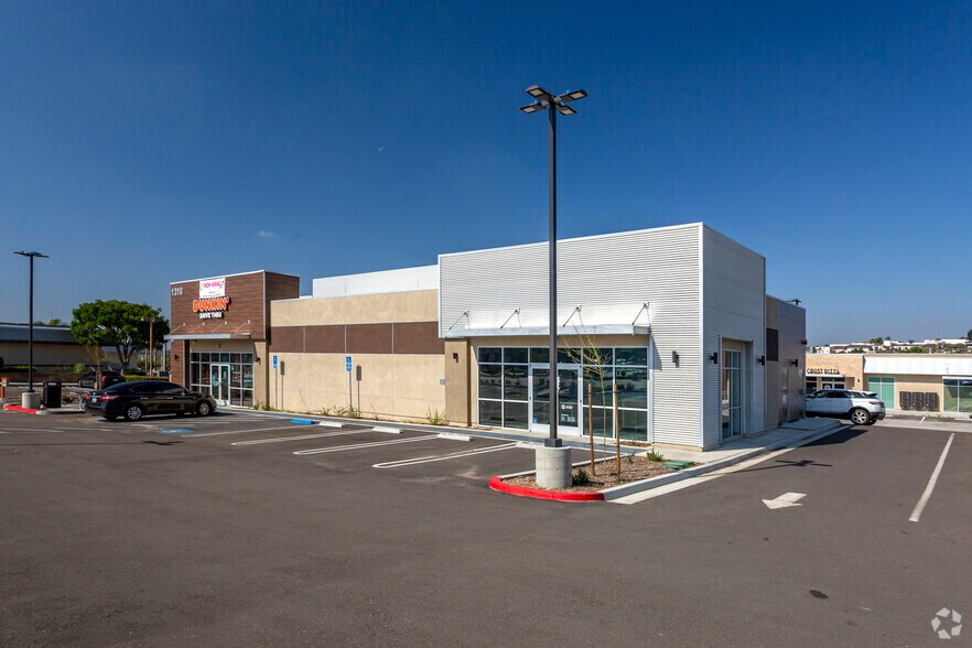 More Photos Of 1310 E Vista Way, Vista Fast Food For Lease