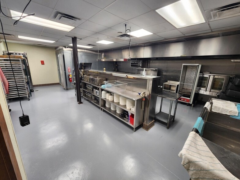 More Photos Of 122 Main St, Thomson General Retail For Sale