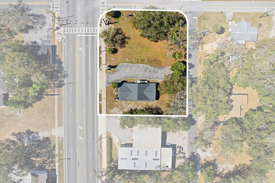 More Photos Of 823 NE 5th St, Crystal River Office For Sale