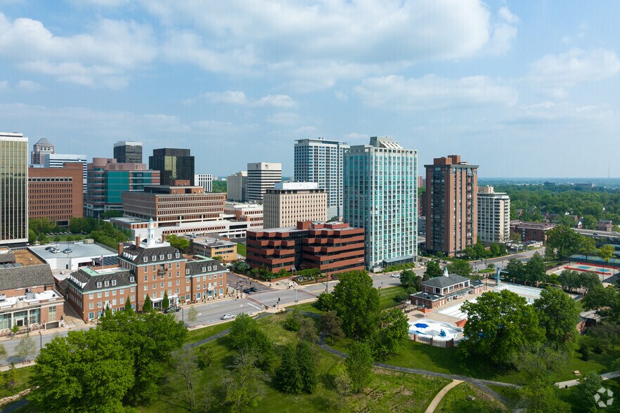 More Photos Of 100 S Brentwood Blvd, Clayton Office For Lease