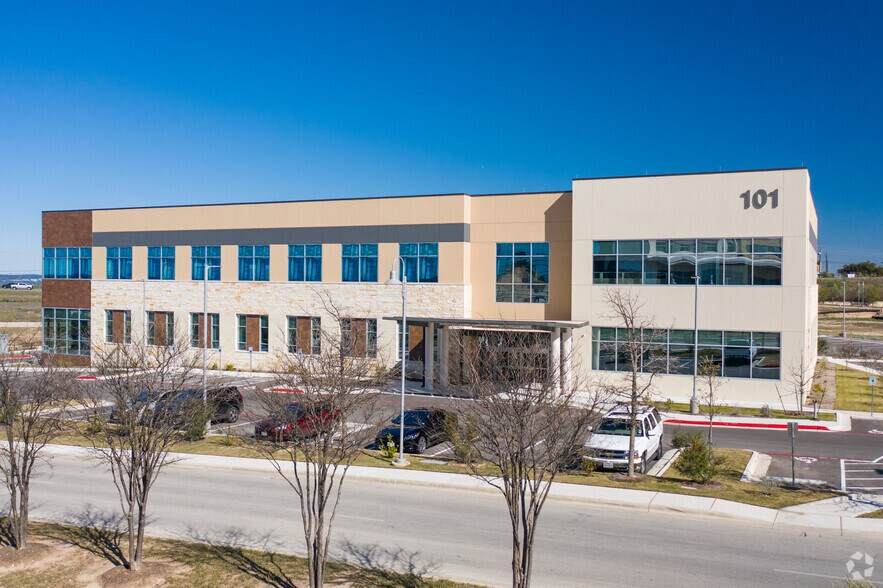 More Photos Of 101 Medical Pky, Lakeway Medical For Lease
