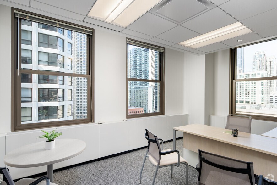 More Photos Of 400 N Michigan Ave, Chicago Unknown For Lease