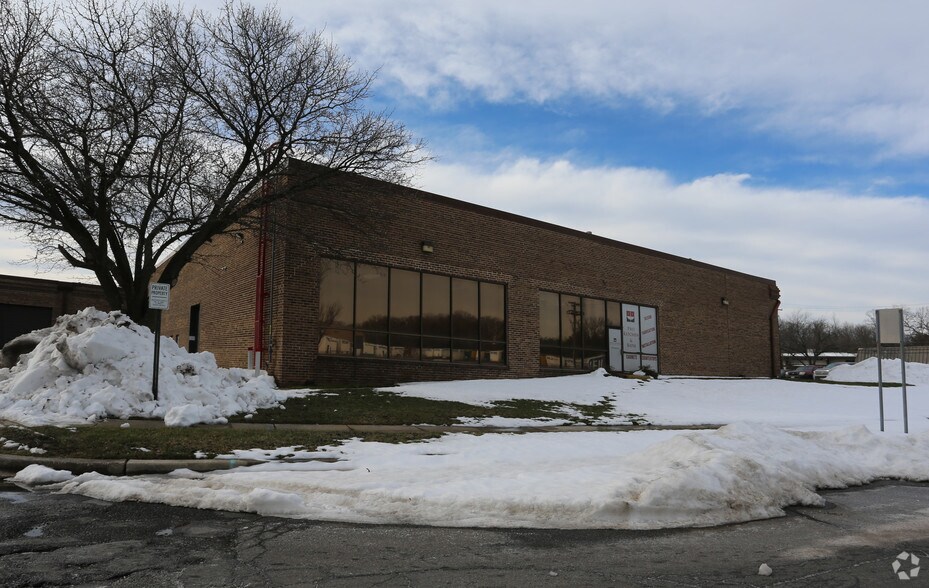 More Photos Of 7701-7717 Penn Belt Dr, Forestville Warehouse For Lease