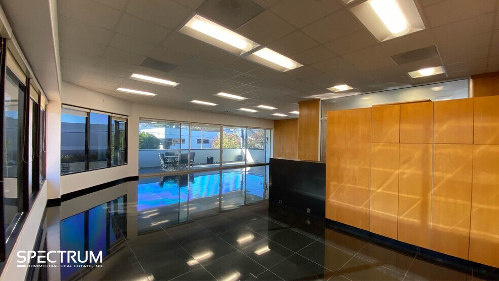 More Photos Of 21617-21621 Nordhoff St, Chatsworth Light Manufacturing For Lease