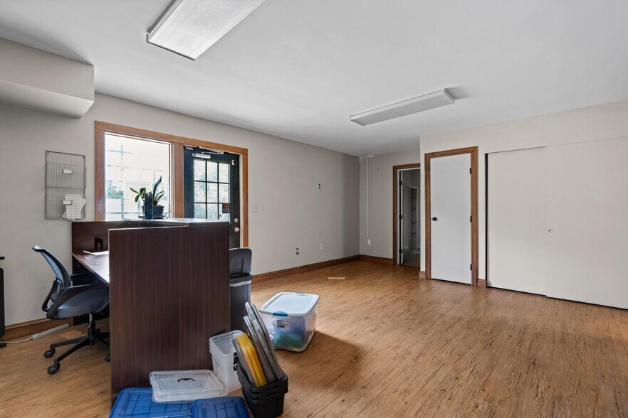 More Photos Of 2233 Miamisburg-Centerville Rd, Dayton Office For Sale