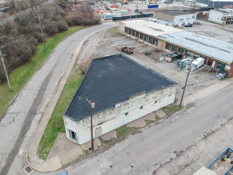 Primary Photo Of 97 Helen St, McKees Rocks Warehouse For Sale