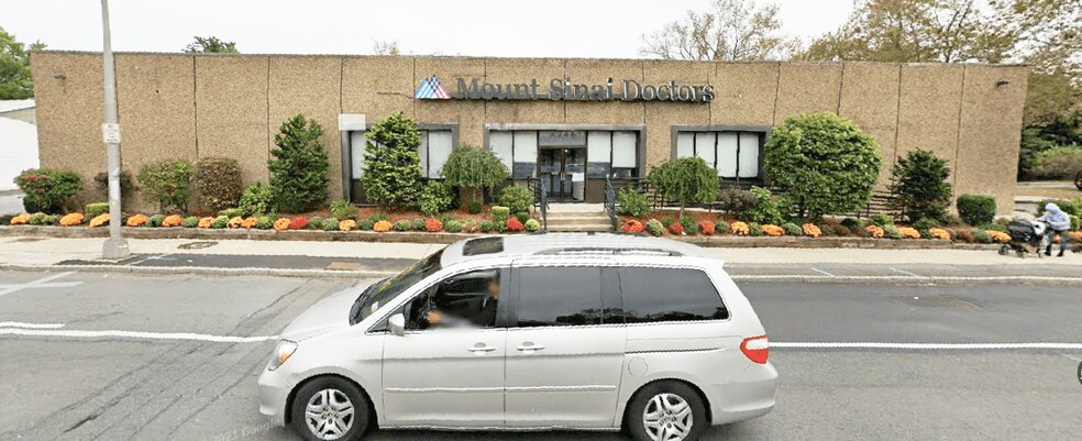 More Photos Of 2422 Central Park Ave, Yonkers Office For Lease