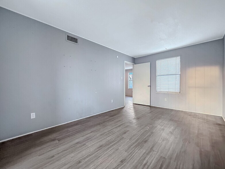 More Photos Of 1870 King David Dr, Three Rivers Apartments For Sale