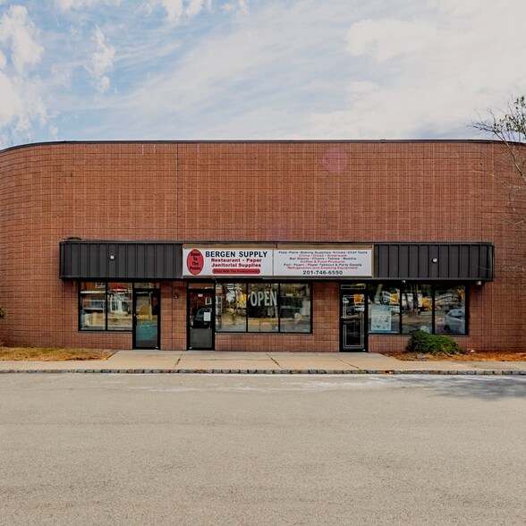 More Photos Of 153 N Kinderkamack Rd, Montvale Freestanding For Lease