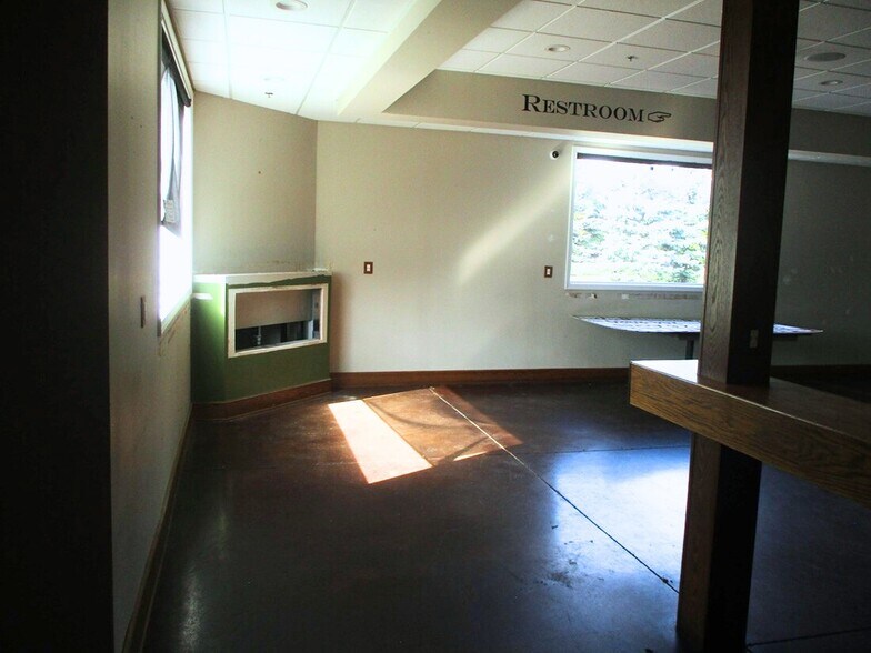 More Photos Of 1192 Manitou Rd, Hilton Freestanding For Lease