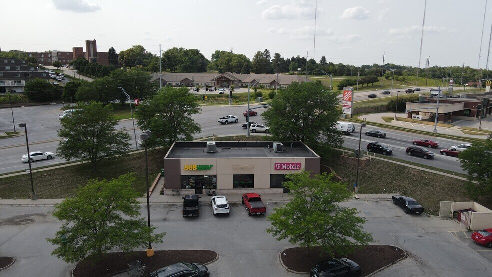 More Photos Of 4455-4457 N 72nd St, Omaha Storefront For Sale