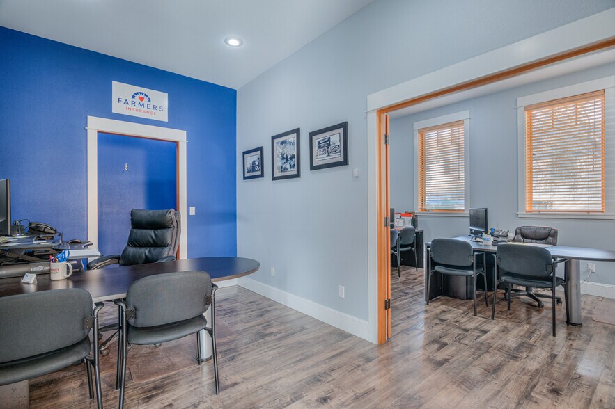 More Photos Of 257 S Pine St, Sisters Office For Sale