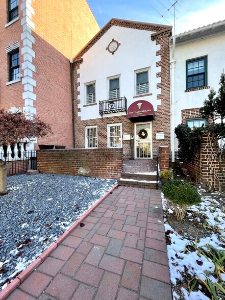 More Photos Of 30-33 36th St, Astoria Rehabilitation Center For Lease