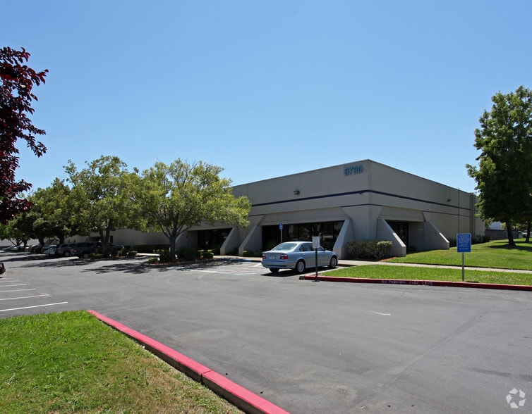 More Photos Of 6790 Florin Perkins Rd, Sacramento Light Distribution For Sale