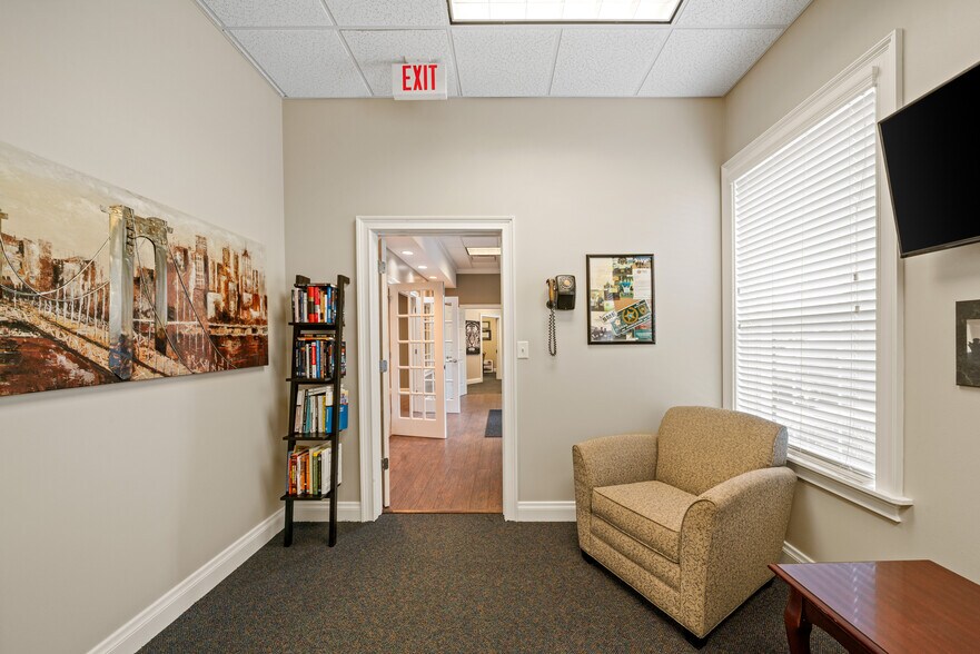 More Photos Of 17411 Bridge Hill Ct, Tampa Loft Creative Space For Sale