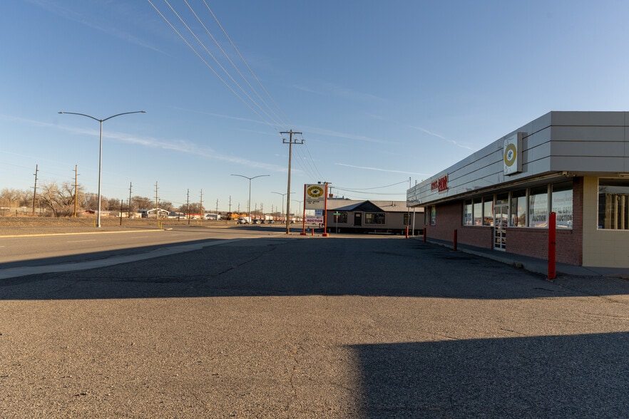 More Photos Of 1 MacArthur Ave, Billings Freestanding For Sale