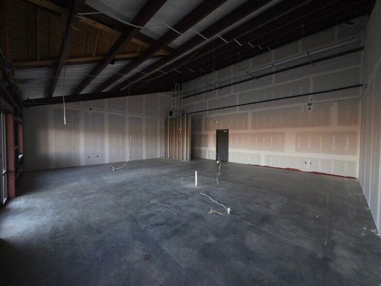 More Photos Of 5300 S Zero St, Fort Smith Storefront Retail Office For Sale