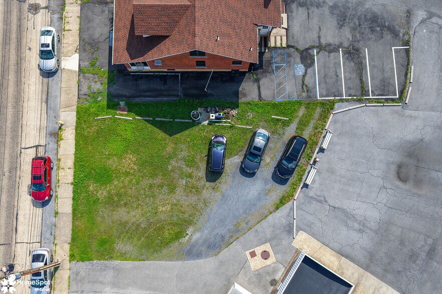 More Photos Of 2133 W Union Blvd, Bethlehem Freestanding For Lease