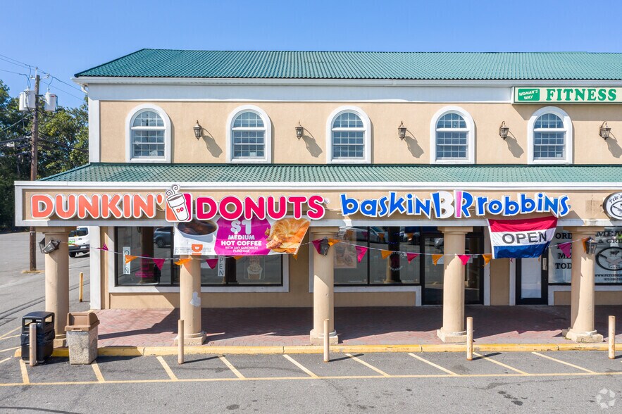 More Photos Of 1471-1491 State Route 23, Wayne Restaurant For Lease