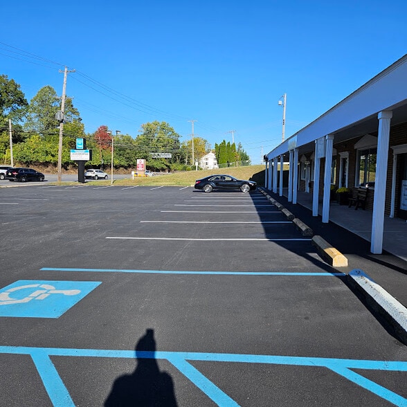 More Photos Of 790 Baltimore Pike, Concordville Storefront Retail Office For Lease