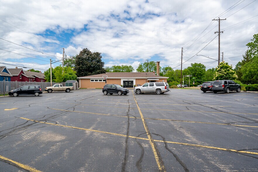 More Photos Of 1331 High Ave, Oshkosh Religious Facility For Sale