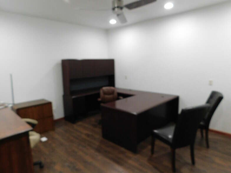 More Photos Of 68 W Main St, Danville Office For Lease