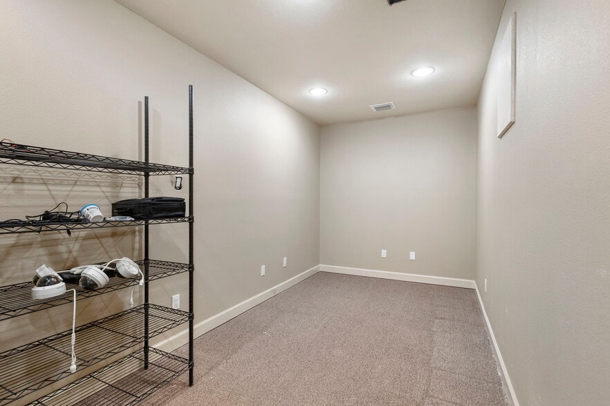 More Photos Of 8711 Hufsmith Kuykendahl Rd, Tomball Industrial For Sale