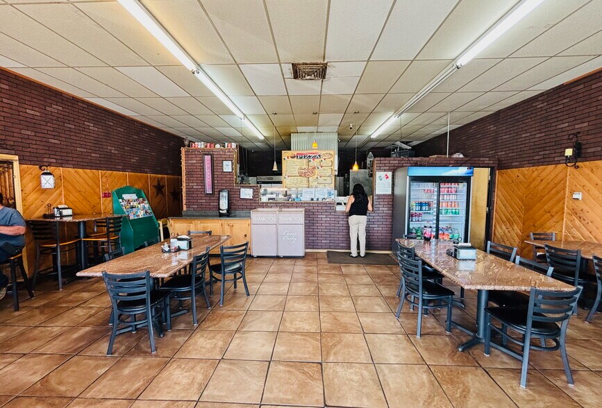 More Photos Of 224 Paseo del Pueblo Sur, Taos Storefront For Sale