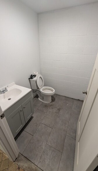 More Photos Of 1260 Eddie Dowling Hwy, North Smithfield Storefront Retail Office For Lease