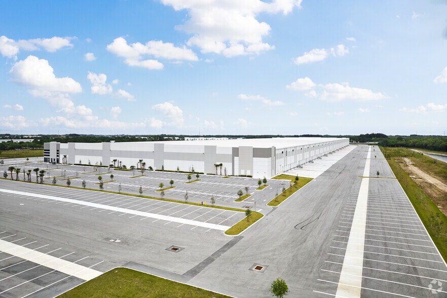 More Photos Of 5001 Crossroads Pky, Fort Pierce Warehouse For Sale