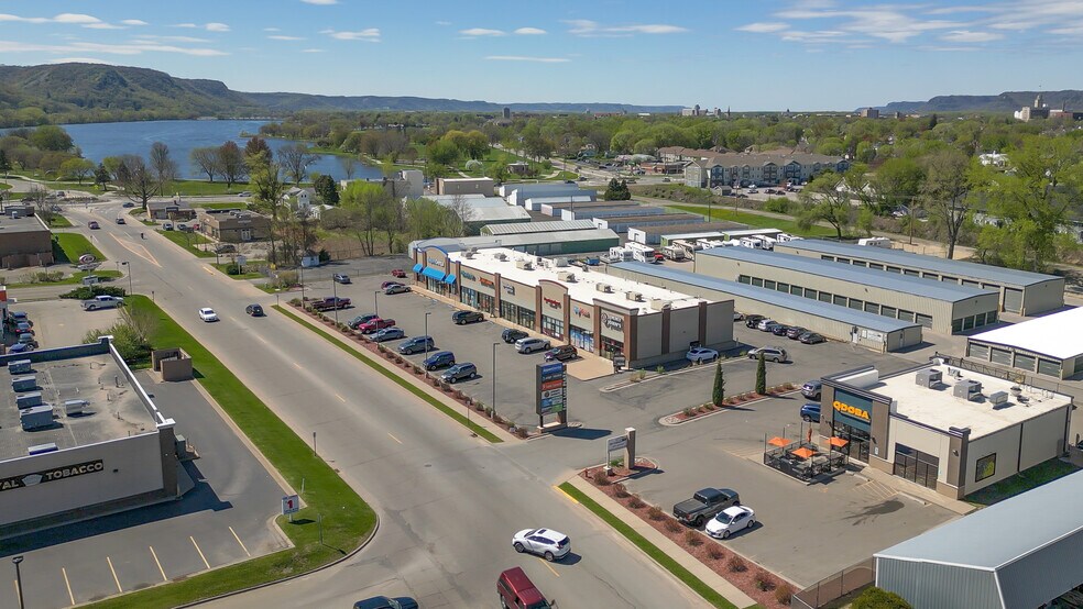 More Photos Of 940 Frontenac Dr, Winona Storefront Retail Office For Lease