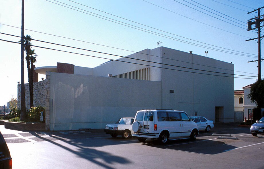 More Photos Of 9125 Whittier Blvd, Pico Rivera Bank For Sale