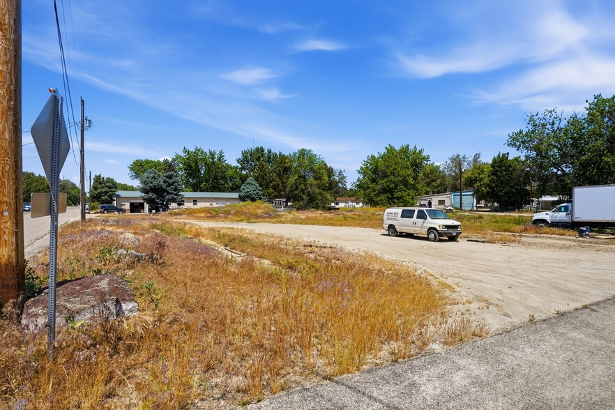 More Photos Of 200 E 46th Pl, Garden City Land For Sale