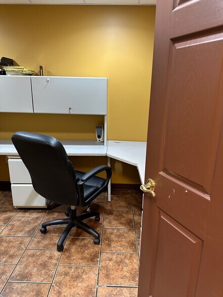 More Photos Of 81 Western Industrial Dr, Cranston Warehouse For Sale