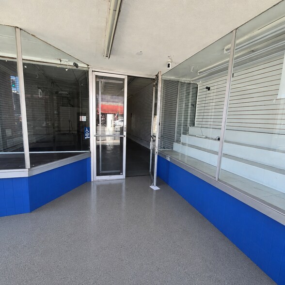 More Photos Of 4740 Whittier Blvd, East Los Angeles General Retail For Lease