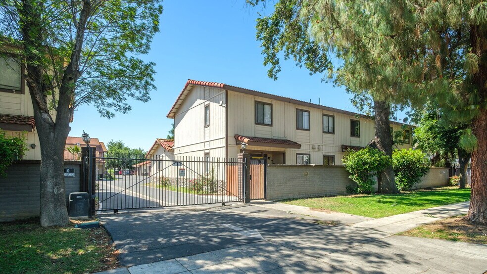 More Photos Of 4308 E Woodward Ave, Fresno Apartments For Sale